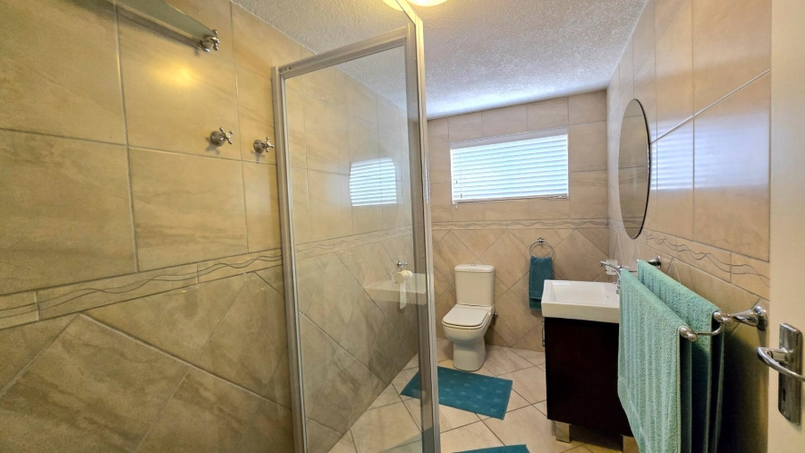 4 Bedroom Property for Sale in Kleinbaai Western Cape